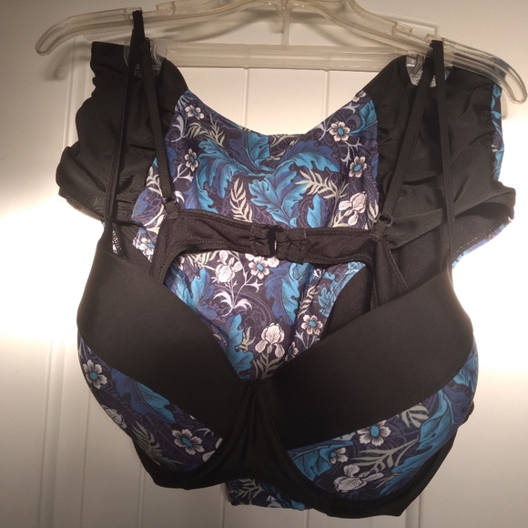 Black two piece bathing suit - Picture 3 of 4